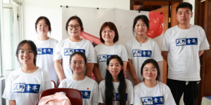 水师范学院青年用快门留下泾川的“风土”和“人情”